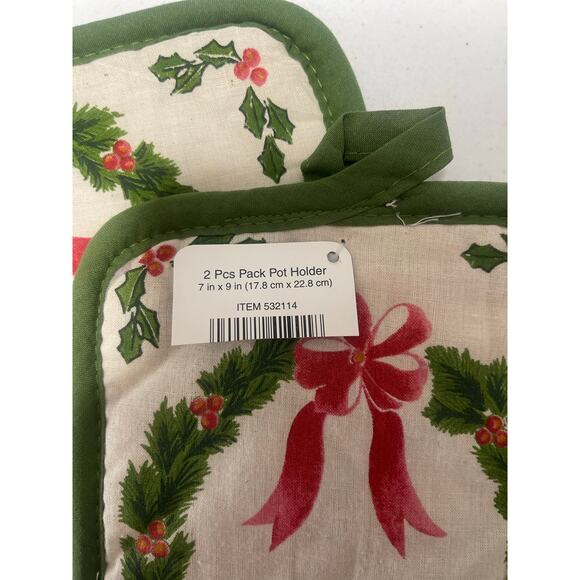 NWT Christmas Oven Mitt & 2 Pack Pot Holder - Picture 7 of 11